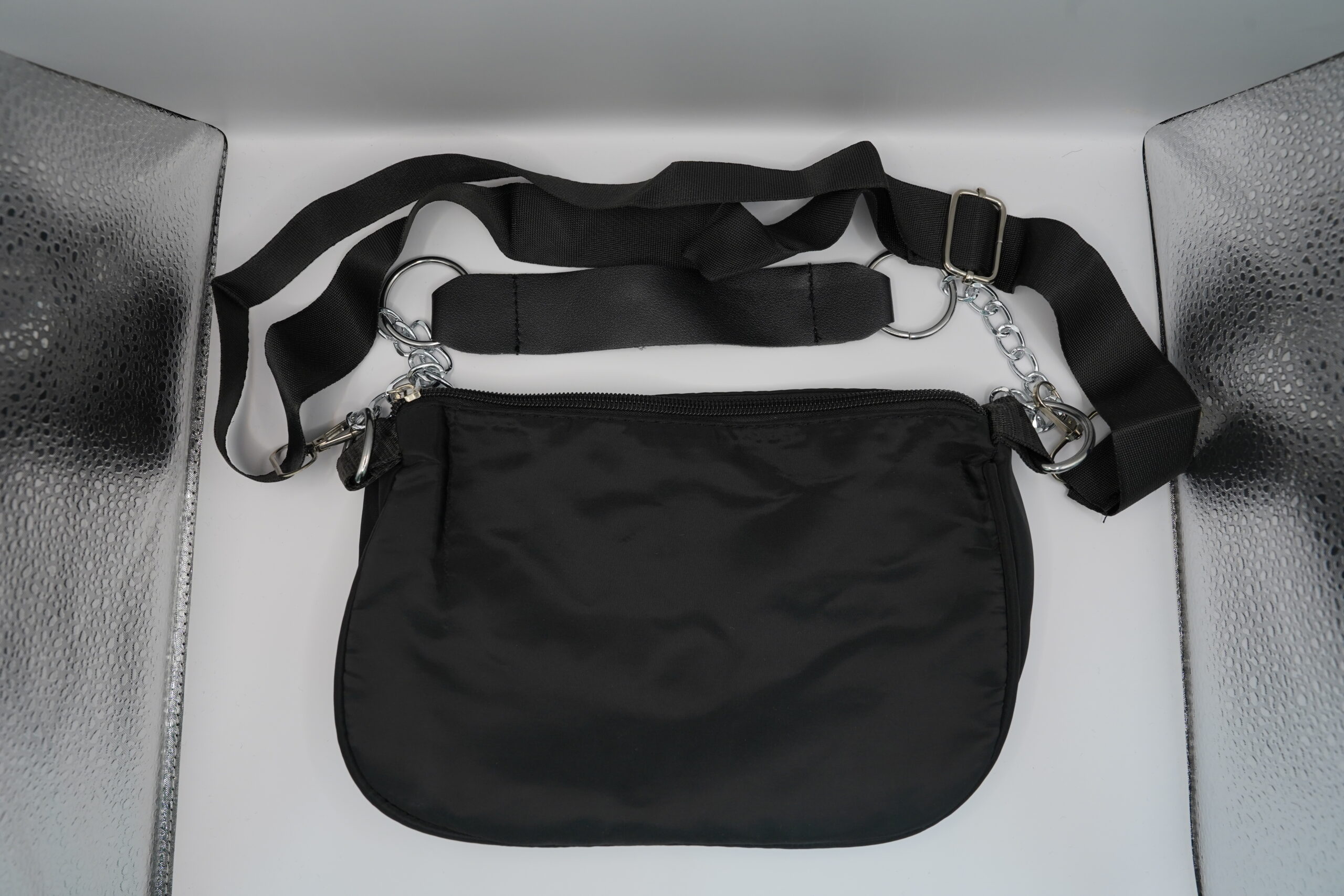 Crossbody Bag with chain - Image 5